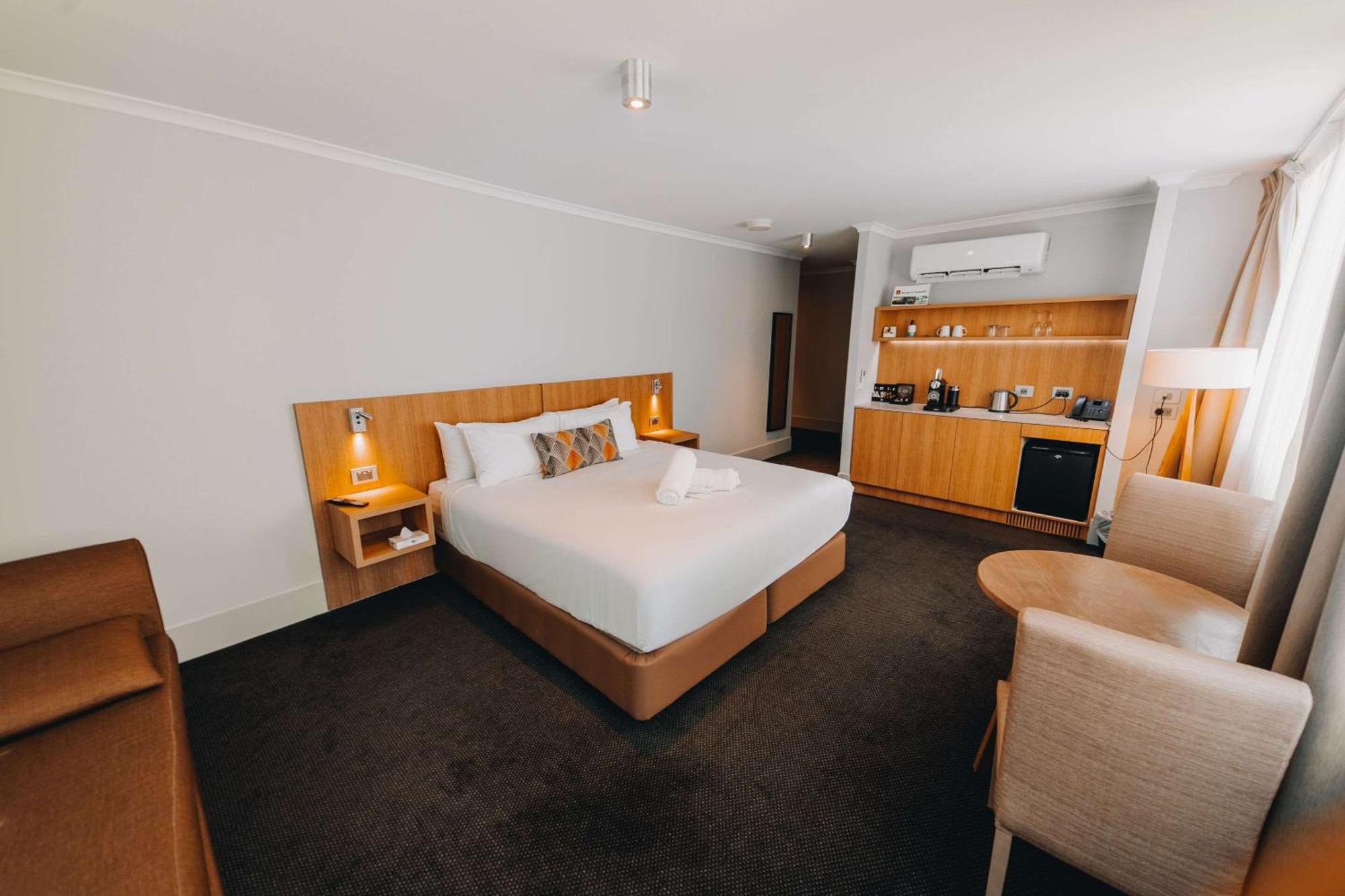 Clarion Hotel טאונסביל מראה חיצוני תמונה